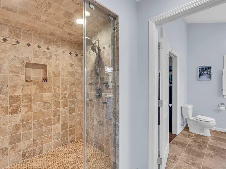 607 Wildwood Rd — Photo 30