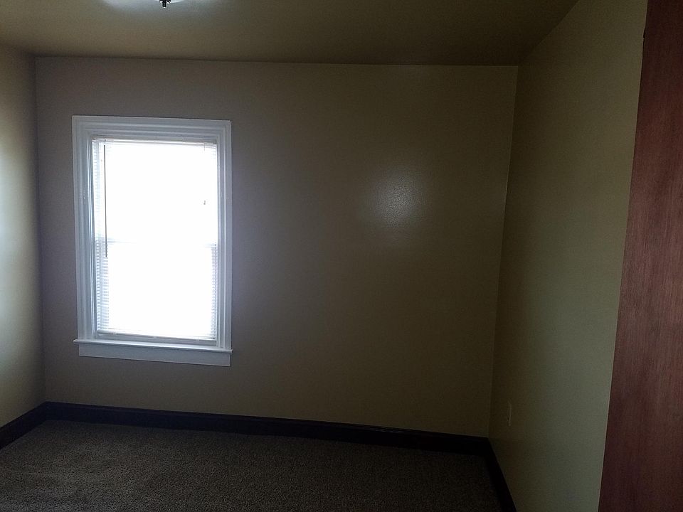 1st image of 604 Saint Clair Ave
