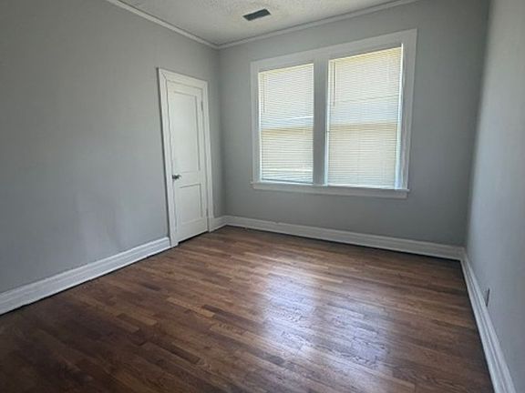 4th image of 609-611 E Mallory Ave