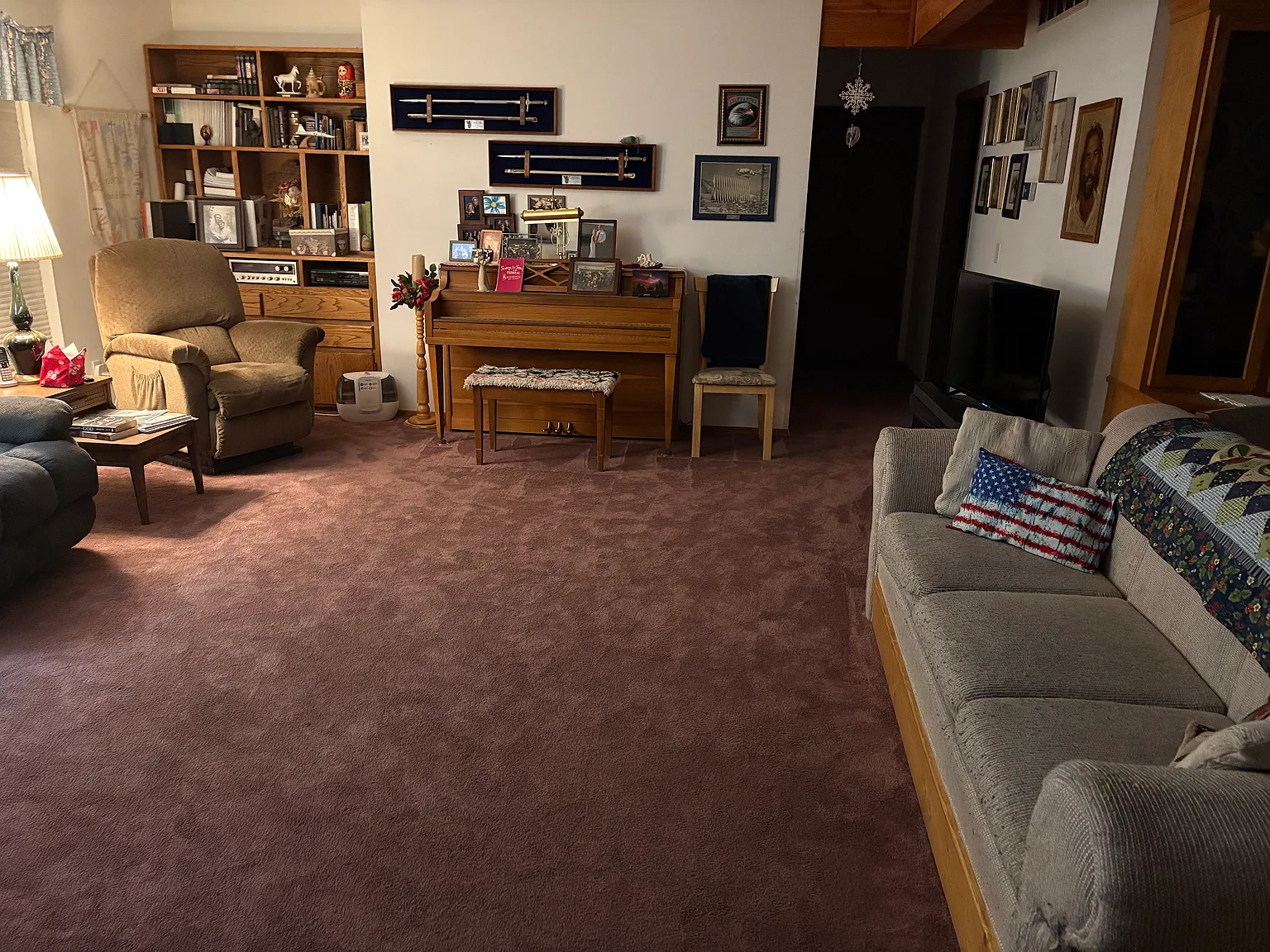 5 bed, 3232 sqft, $1,100 — Photo 4