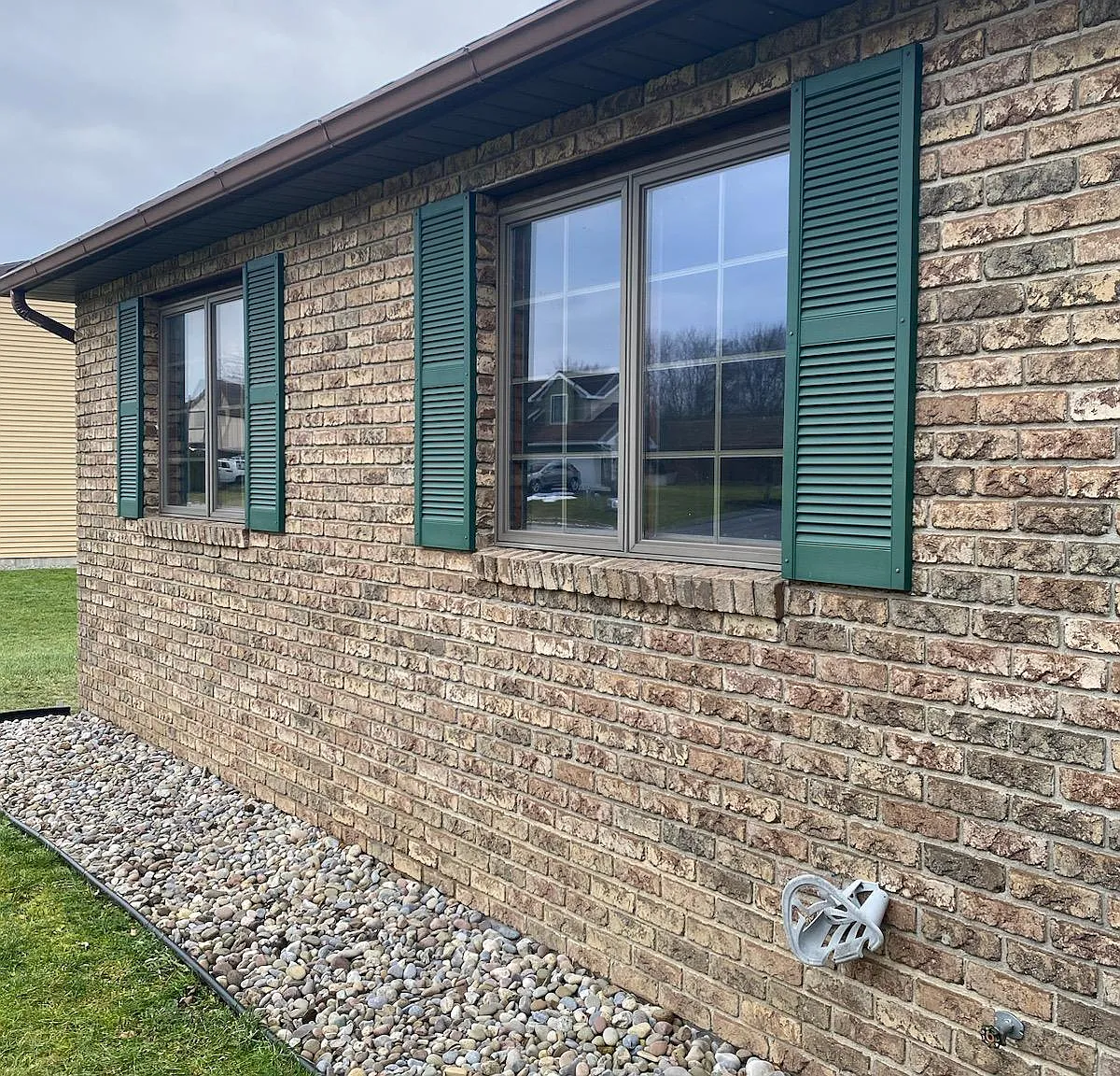 3 bed, 1400 sqft, $2,100 — Photo 2