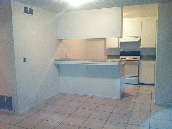 3rd image of 4403 Calandria St APT 1