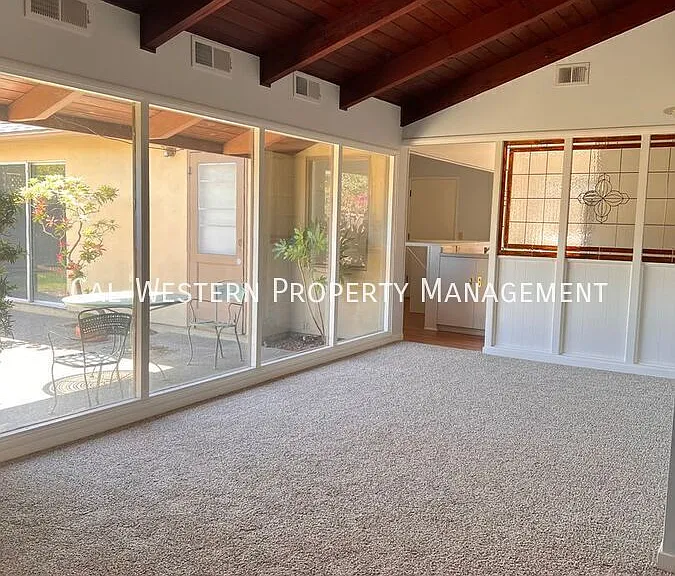 1143 Solana Dr — Photo 3
