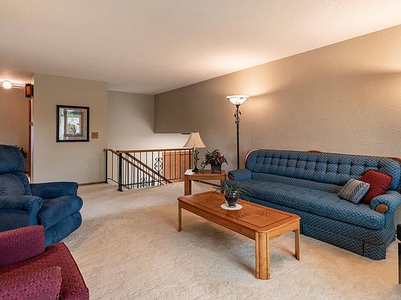 4th image of 109 W Apollo Ave