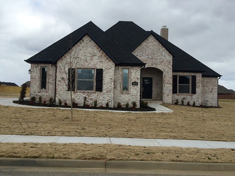 1st image of 446 Claybrook Dr