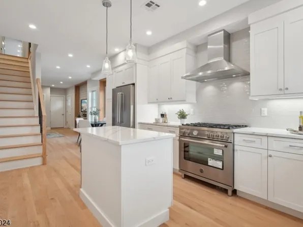 25 Blaine St #A, Millburn Twp., NJ 07041