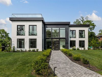 15 Gristmill Lane, Great Neck, NY, 11023