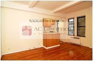 2nd image of 121 E 31st St