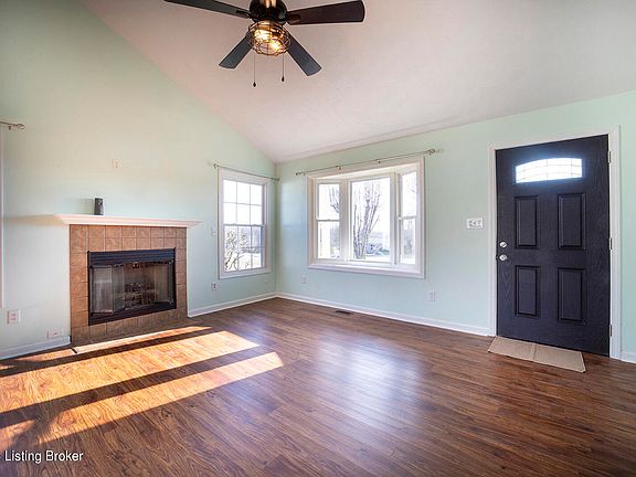 4th image of 433 Meadow Lake Dr