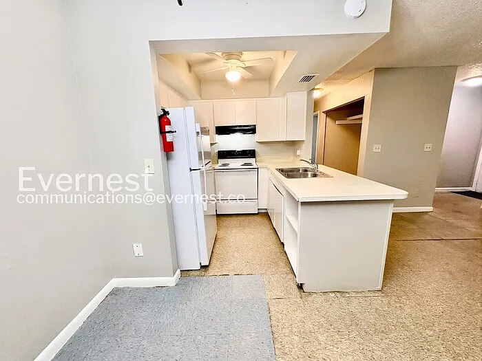 3058 Saint Paul Dr — Photo 8