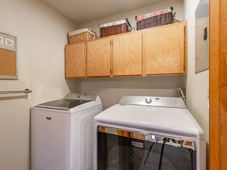 7611 Kingswood Dr — Photo 24
