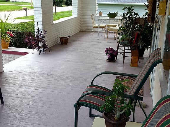 Extra-Large Front Porch