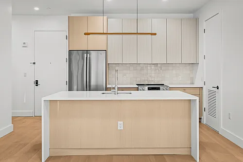 250 W 49th St Photo 1