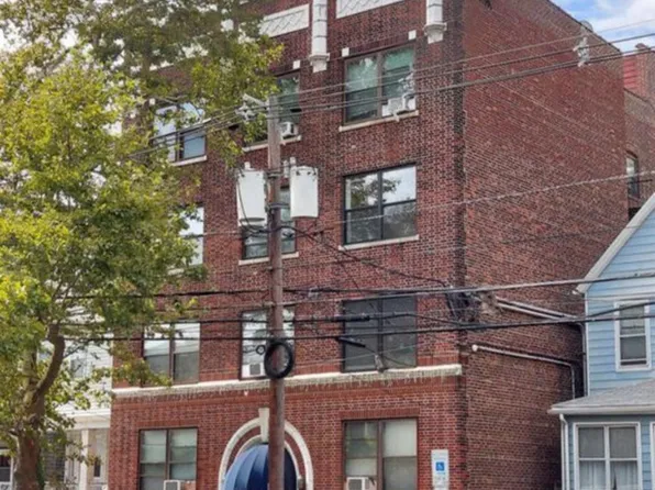 427 Kennedy Boulevard image 1 of 14