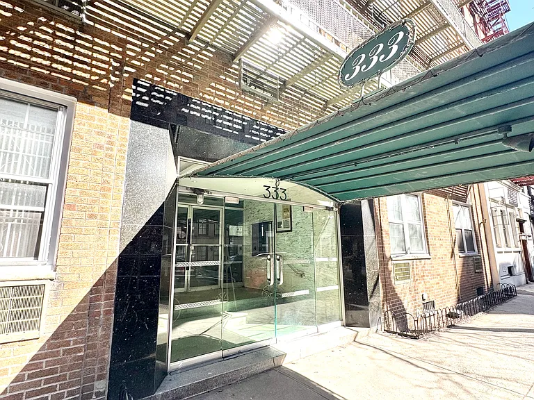 333 E 54th St #4G — Photo 7