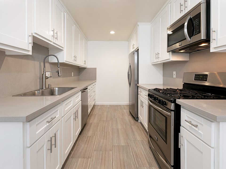 1st image of 1432 S Saltair Ave #103A
