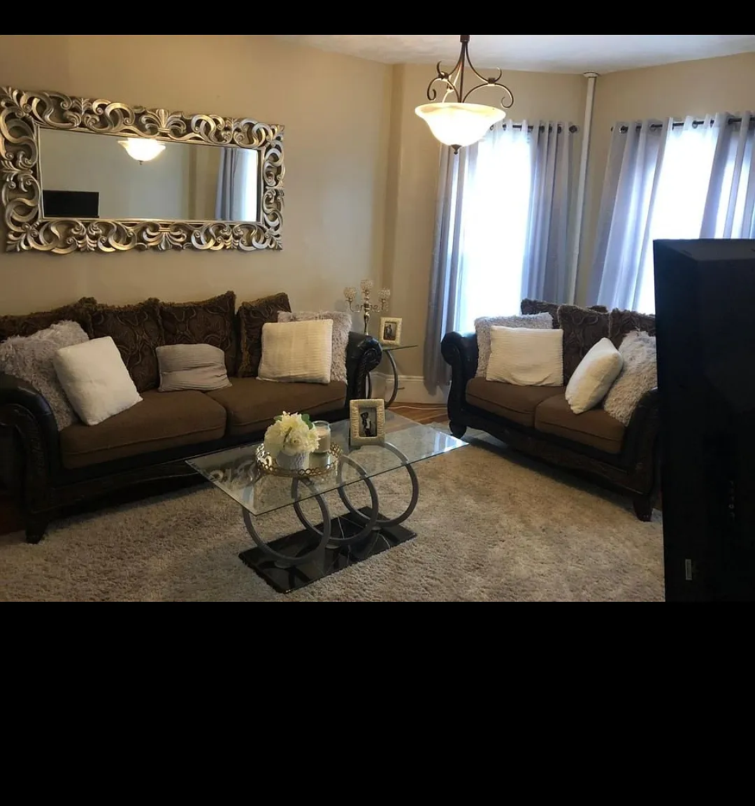 4 bed, 1650 sqft, $3,575 — Photo 2