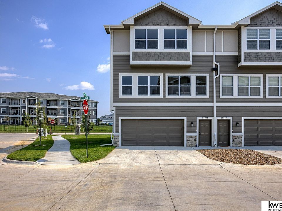 20860 S Plz, Elkhorn, NE 68022 | Zillow