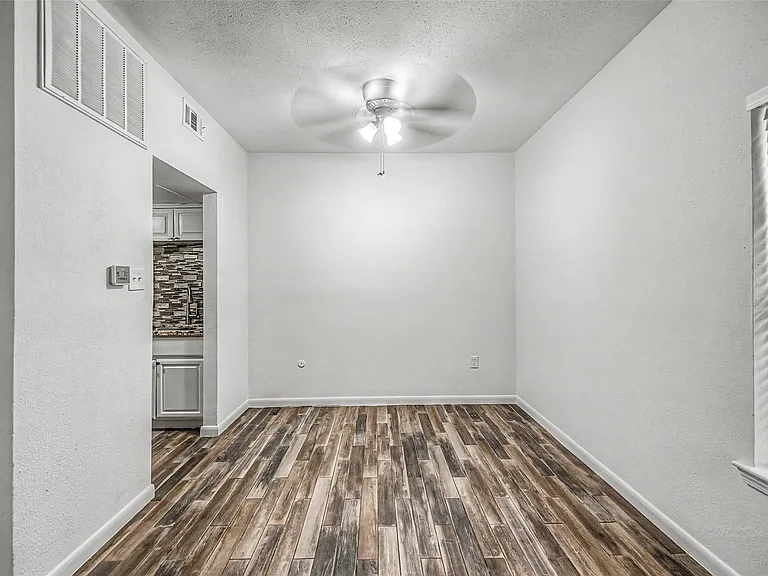 830 Threadneedle St #228 — Photo 7
