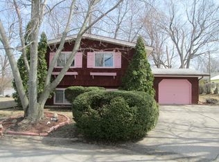 819 N 2nd St, Monmouth, IL 61462