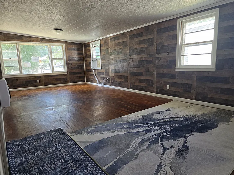 4304 Race St — Photo 6