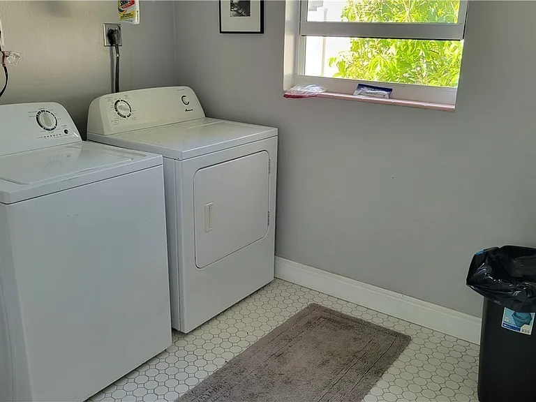 1403 Davis Dr — Photo 25