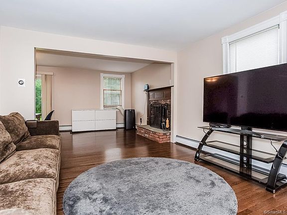 5th image of 1368 Hebron Ave