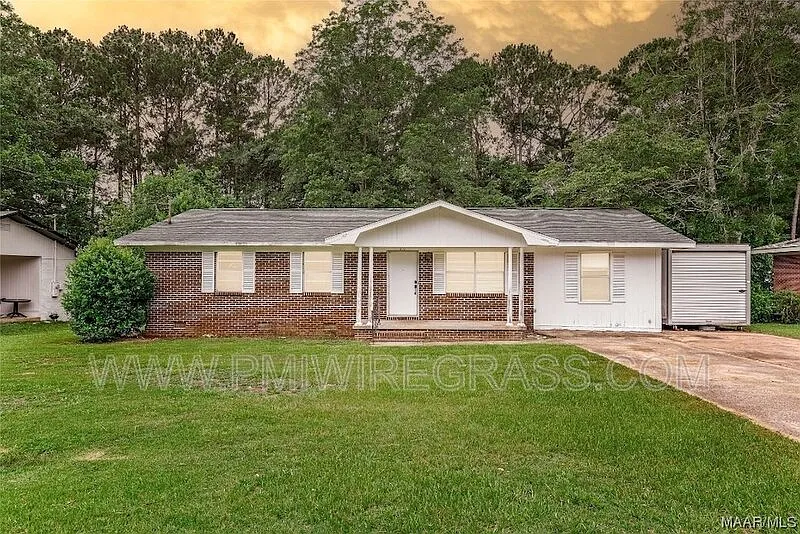 203 Meadowbrook Dr