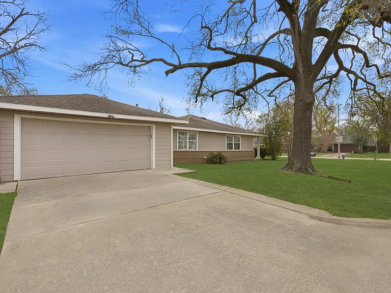 9638 Pine Lake Dr — Photo 8