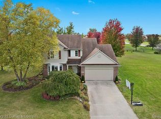 9009 N Pheasant Ridge Ln, Saline, MI 48176