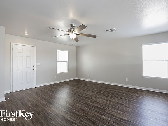 3rd image of 601 Black Sand Ct