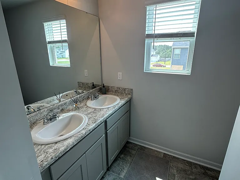 1709 Redbout Ct — Photo 12