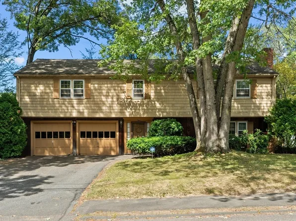 8 Emily Rd, Framingham, MA 01701