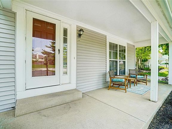 3rd image of 8416 McEwen Rd