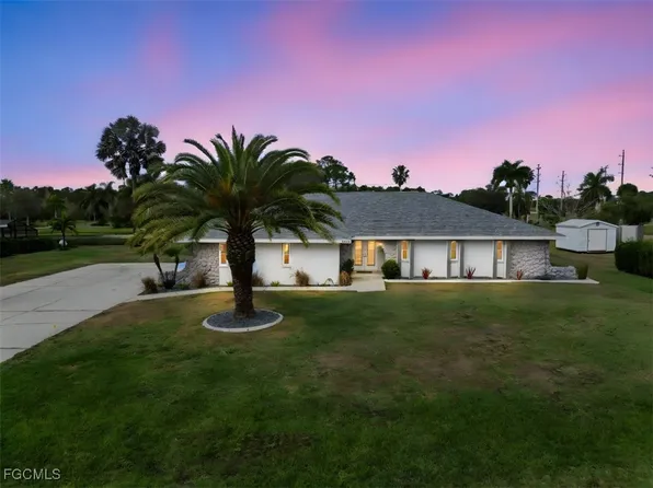 17235 Castleview Dr, North Fort Myers, FL 33917