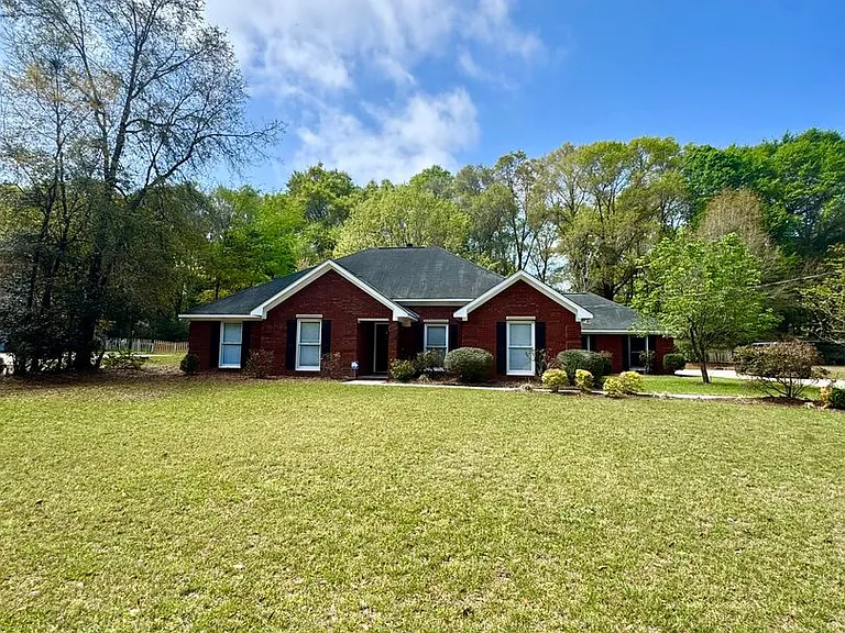 205 Oak Bluff Dr — Photo 1