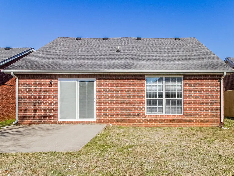 603 Freedom Ct — Photo 15