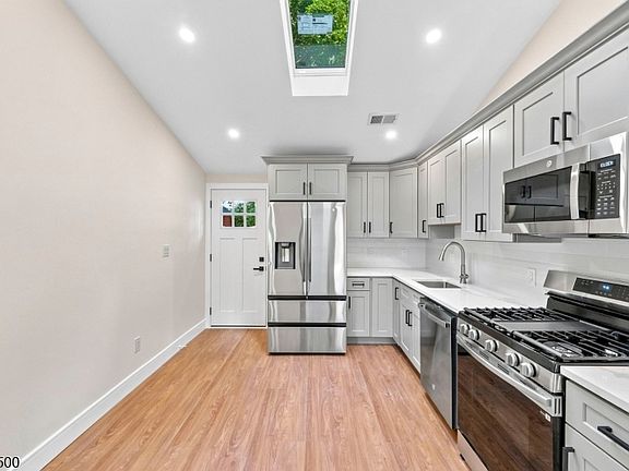 5th image of 144 Main St #1A