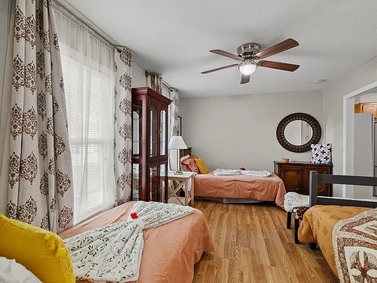 2407 E Main St — Photo 17