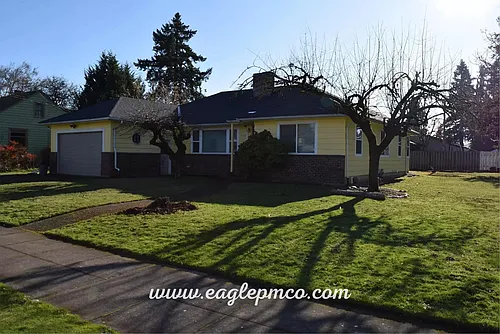 5710 SE Woodstock Blvd Photo 1