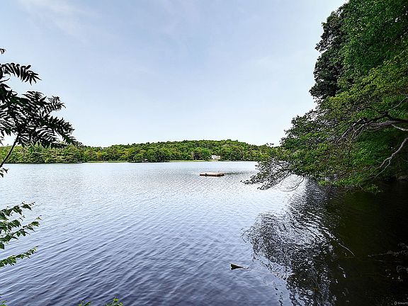 3rd image of 96 Indian Spring Rd