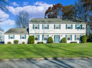 4 Sherbrooke Rd, Mahopac, NY 10541