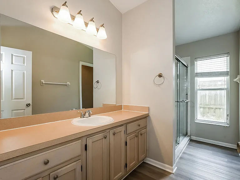 1912 Windsor Oak Dr — Photo 12