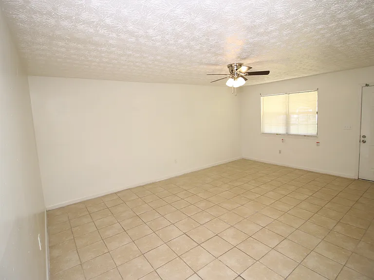 8365 Warren Dr — Photo 5