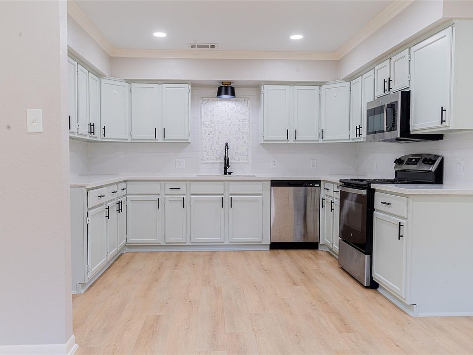 1st image of 1007 Sycamore St