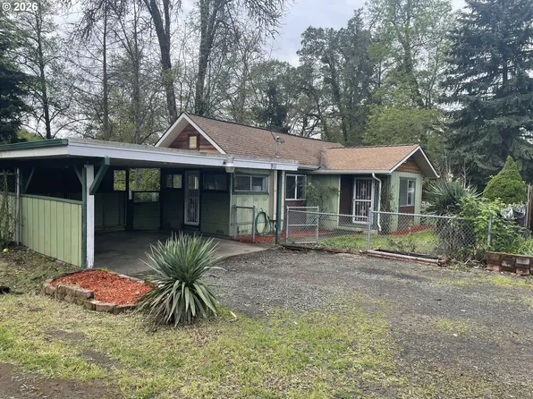 911 NE Newton Creek Dr, Roseburg, OR 97470