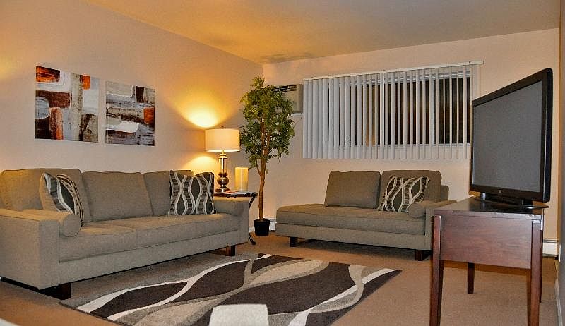 2nd image of 6121 Eastman Ave APT 11B