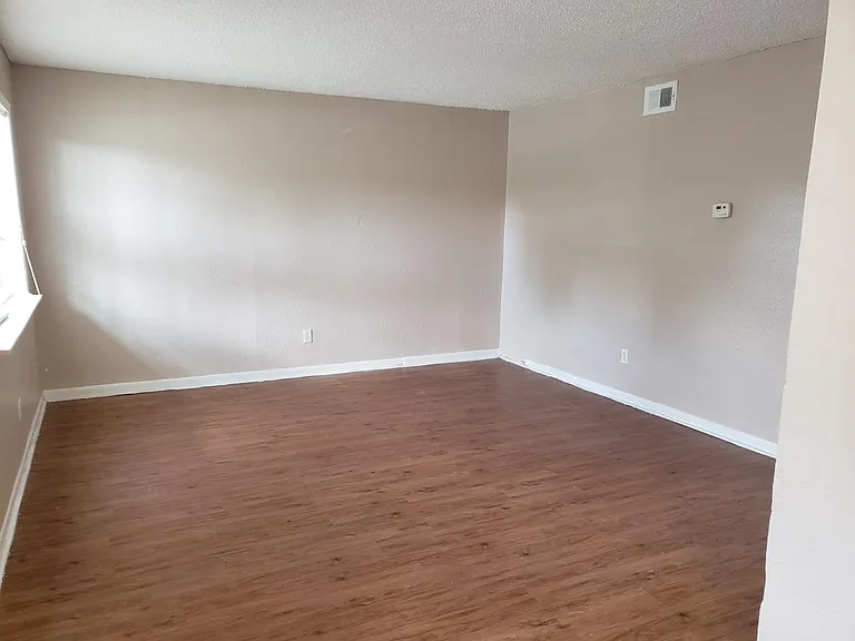 8100 Landing Ave — Photo 6