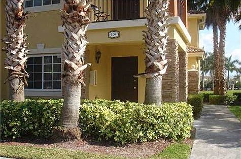 1st image of 935 NE 34th Ave Unit 104