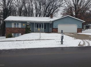 834 Woodspointe Dr SW, Byron Center, MI 49315